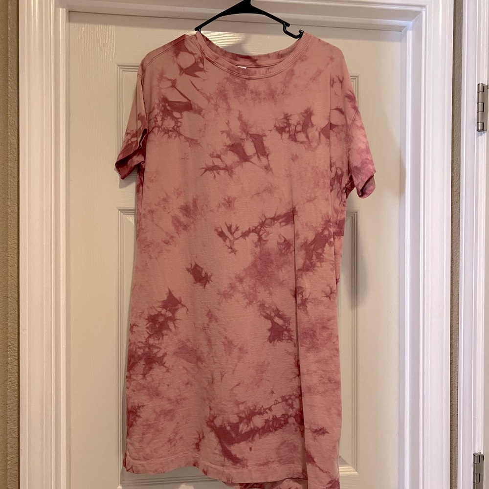 Mauve tshirt dress.